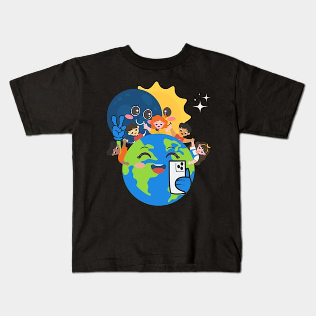 Funny Total Solar Eclipse Selfie Kids T-Shirt by Etopix